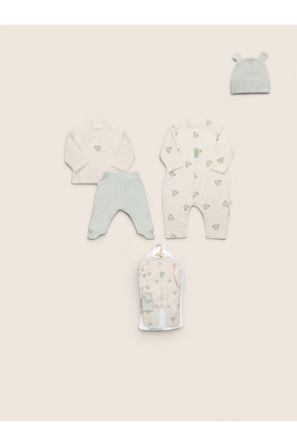Unisex 4’lü Müslin Hastane Çıkış Hediye Seti %100 Pamuk Tulum + Alt Üst + Şapka (Tül Koruma Örtülü)