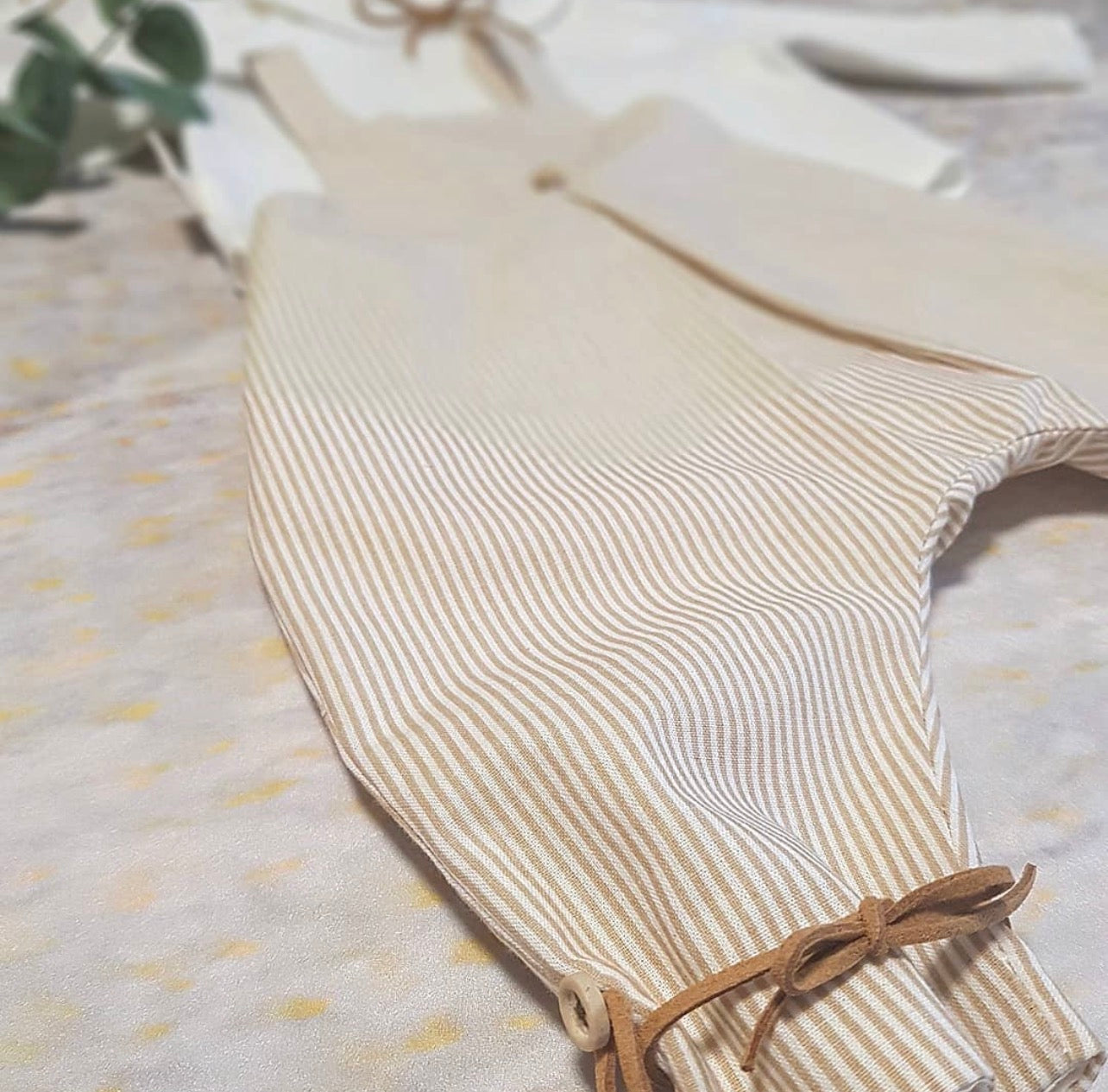 Krem Çizgili Astarlı Gömlekli Erkek Bebek Salopet Takım